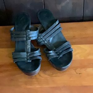 UGG Mattie Brown Leather Strappy Platform Wedge Sandals Black Size 9, 3” heel